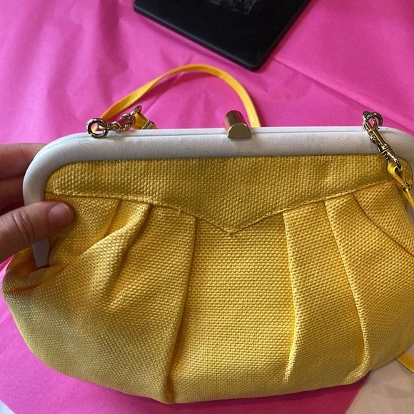 Vintage Yellow Clutch | Made in Italy | Elegant Evening Bag - Picture 5 of 13